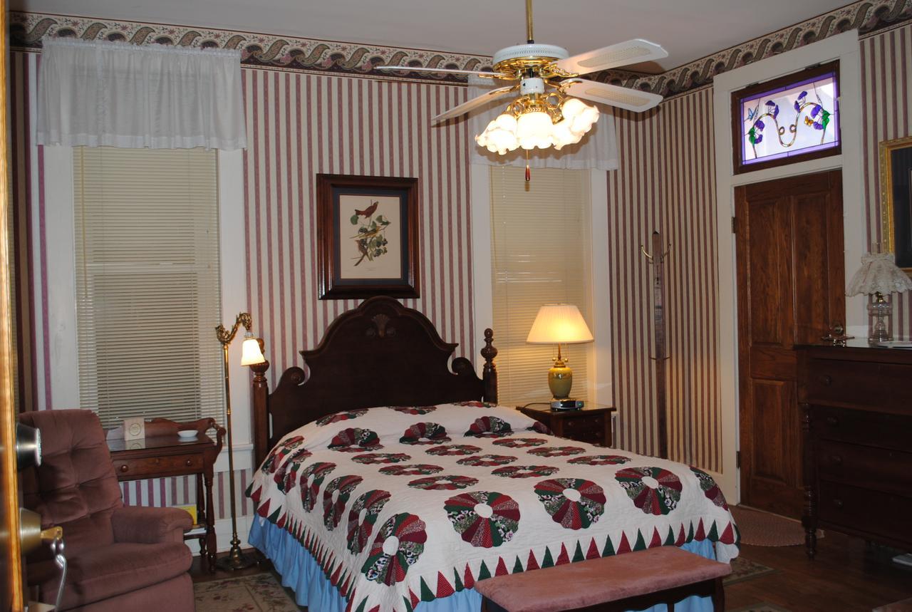 L&N Bed And Breakfast Ltd Хендерсон Экстерьер фото